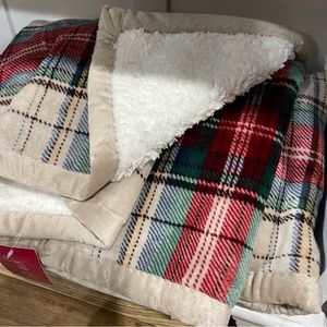 Jess Lea Plaid Throw Blanket New